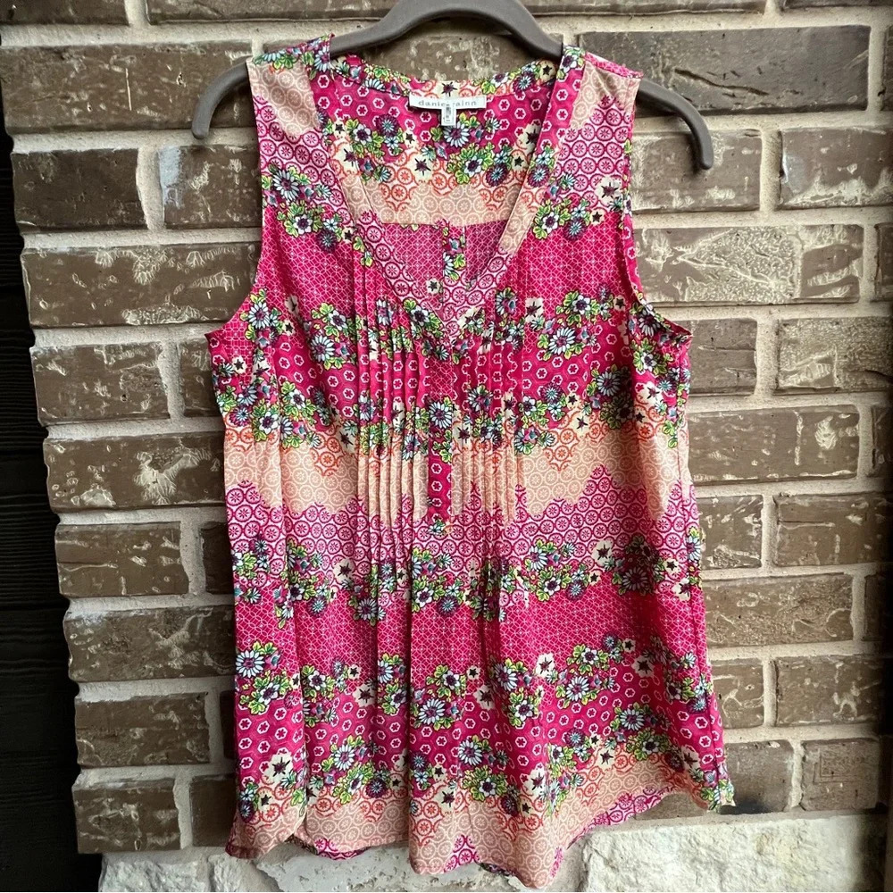 Daniel Rainn Pink Floral Printed Sleeveless Tank Top